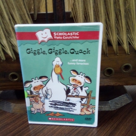 Scholastic Other - Giggle Giggle Quack & More Funny Favorites DVD